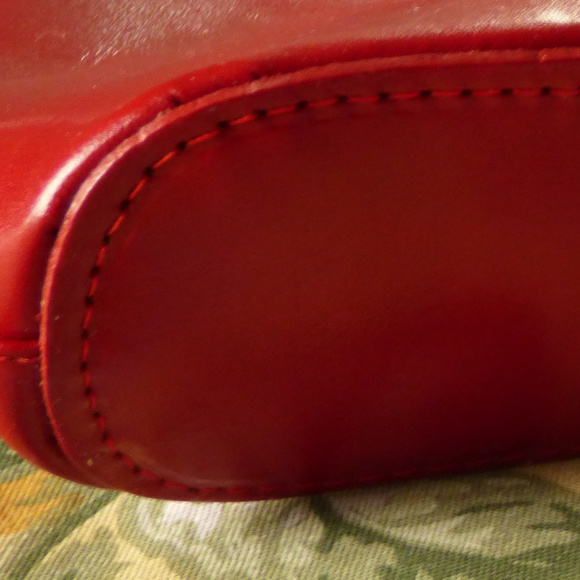 Vera Pelle Crossbody Bag - Picture 6 of 8